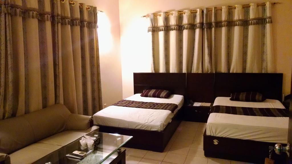 Embassy Lodge Карачи Экстерьер фото
